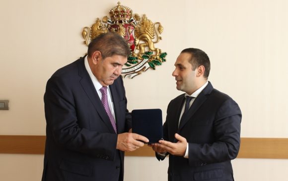 Bulgaria exports to Uzbekistan medicines, cosmetics, machines and apparatus